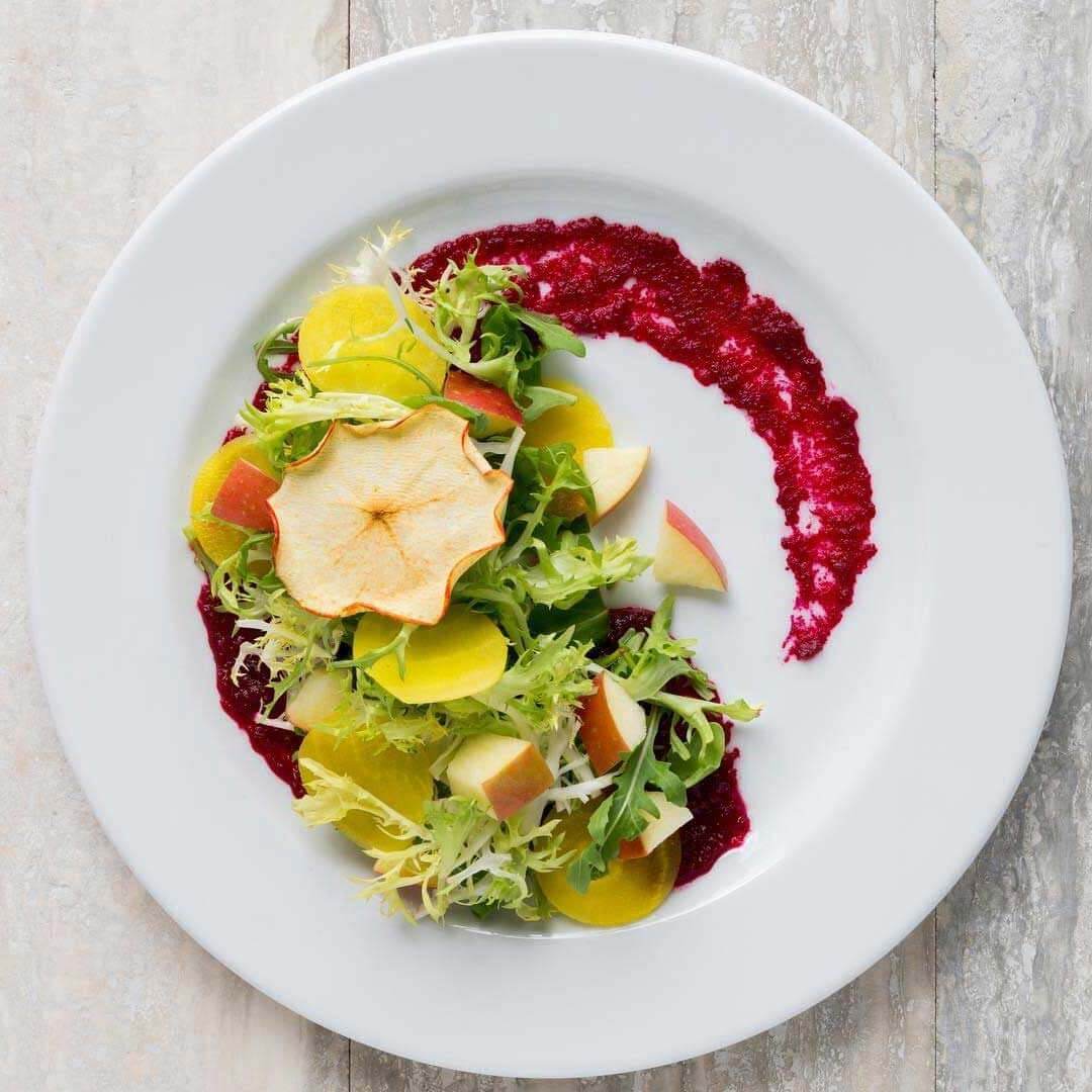 salad-lake-house-inn-flip